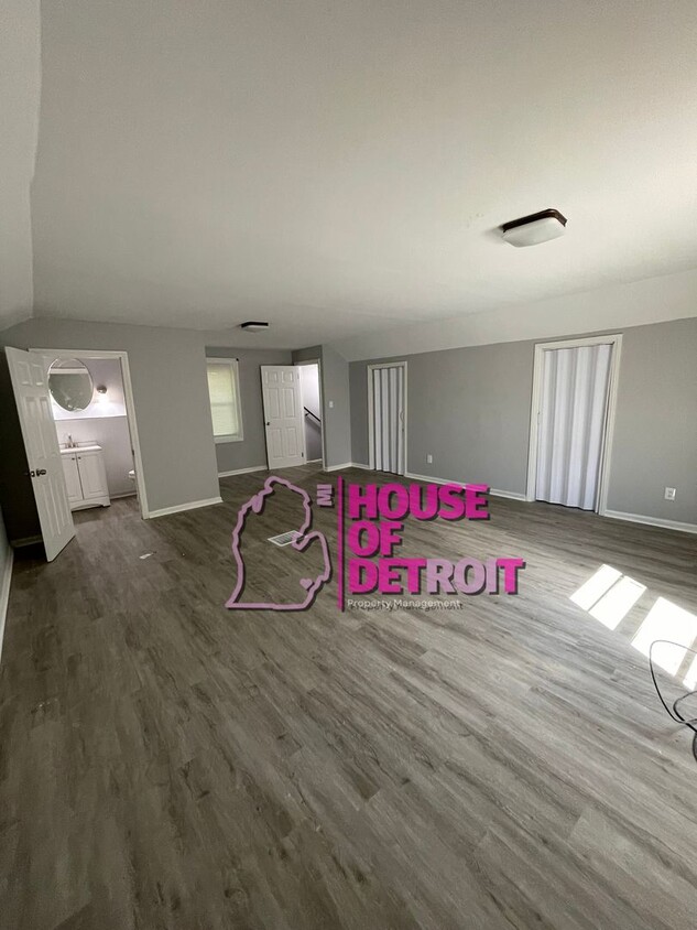 Primary Photo - 3 BEDROOM | 2 BATH | FREE PRE SCREEN