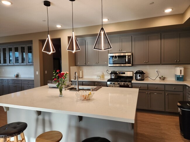 Building Photo - 5526 Saffron Wy