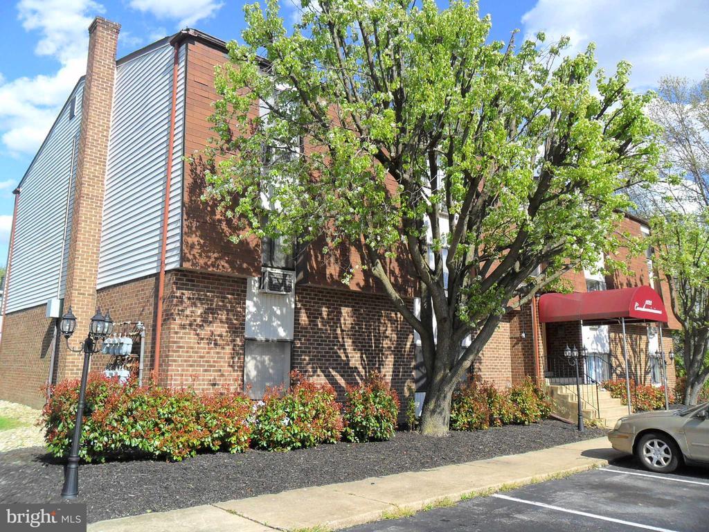 Primary Photo - 610 W 11th St