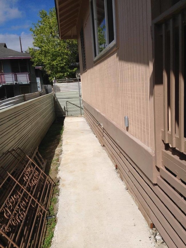 Building Photo - 17 Kauila St