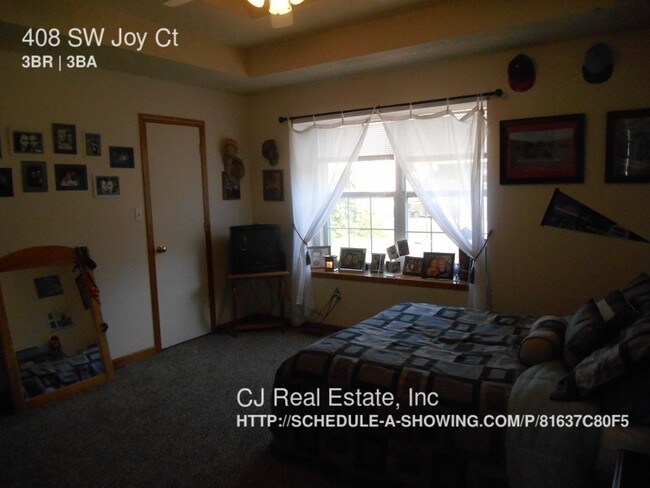 Foto del edificio - 408 SW Joy Ct