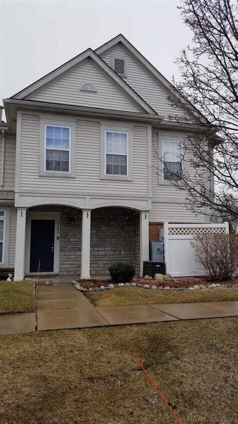 Foto principal - 25656 Maritime Cir N