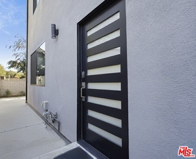 Foto del edificio - 5149 Fulton Ave