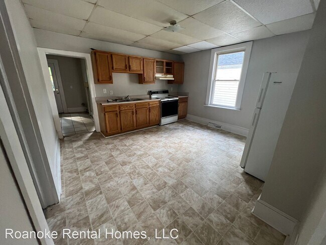 Building Photo - 3 br, 1 bath House - 512 Madison Ave NW