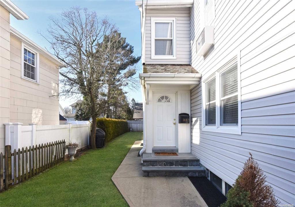 Primary Photo - 30 N Maryland Ave