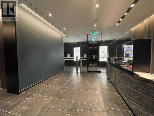 Building Photo - 25 Richmond St E