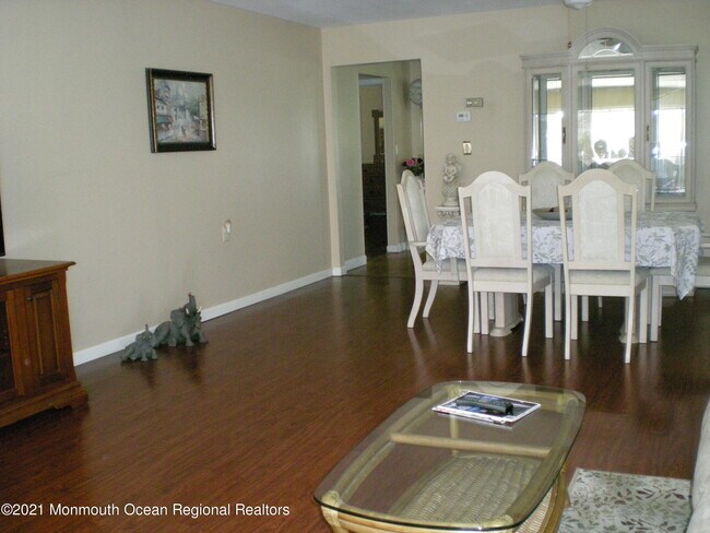 Building Photo - 6 Nevis Ct