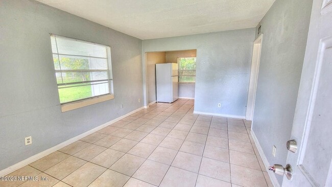 Building Photo - 8731 Eaton Ave