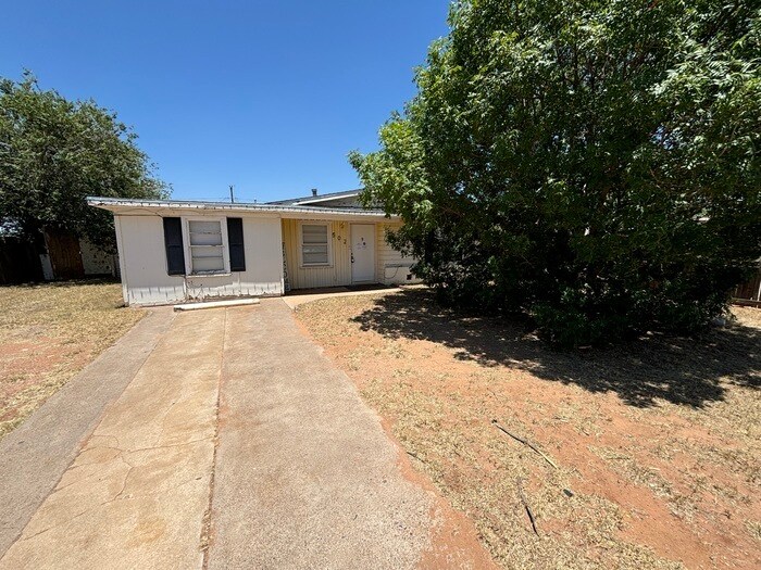 Primary Photo - 3 bed 1 bath home