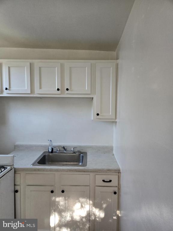 Foto del edificio - 7011 Fieldcrest Rd