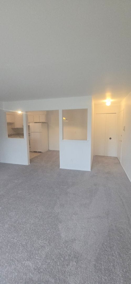 Building Photo - 2 bed 2 bath condominium