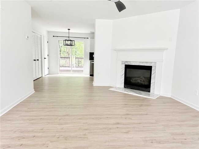 Building Photo - 900 Melrose Park Pl