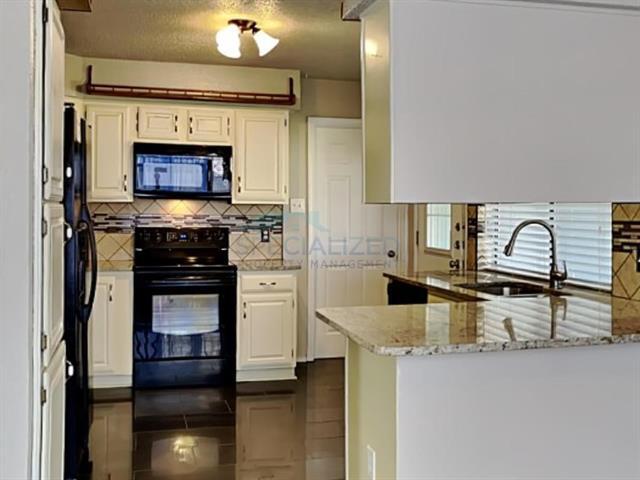 Foto del edificio - 1617 Golden Grove Dr