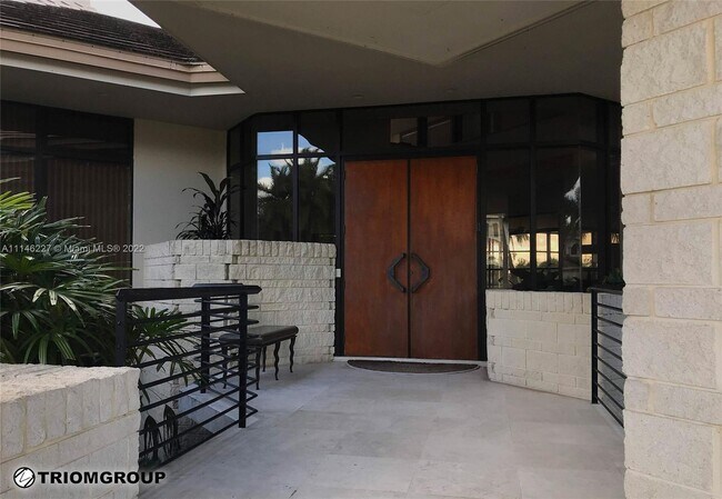 Building Photo - 2965 Surrey Ln