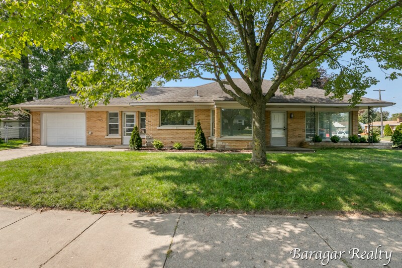 Foto principal - 2635 Fuller Ave NE