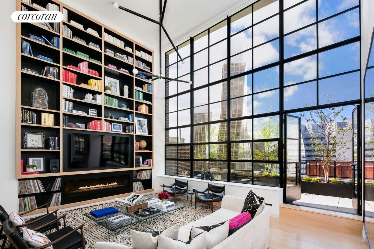 Foto principal - 456 W 19th St