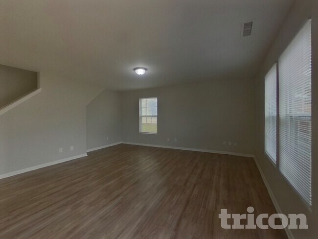 Foto del edificio - 907 Swearngan Ridge Ct