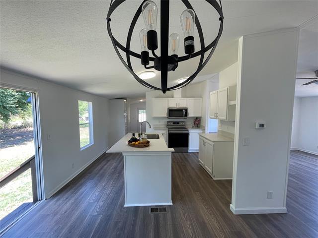 Foto del edificio - 156 Creekview Meadows Dr
