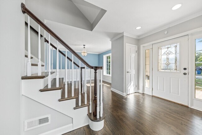 Building Photo - 544 Phillippa St