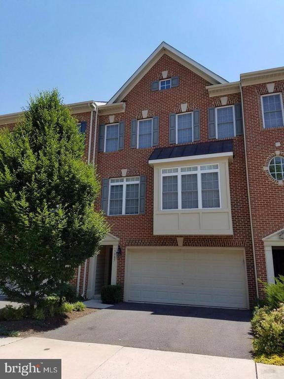 Foto del edificio - 5985 Meadow Brook Dr