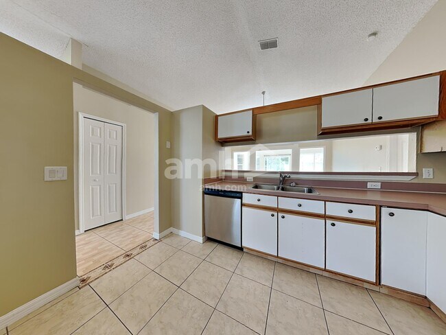 Foto del edificio - 1718 Westminster Trl