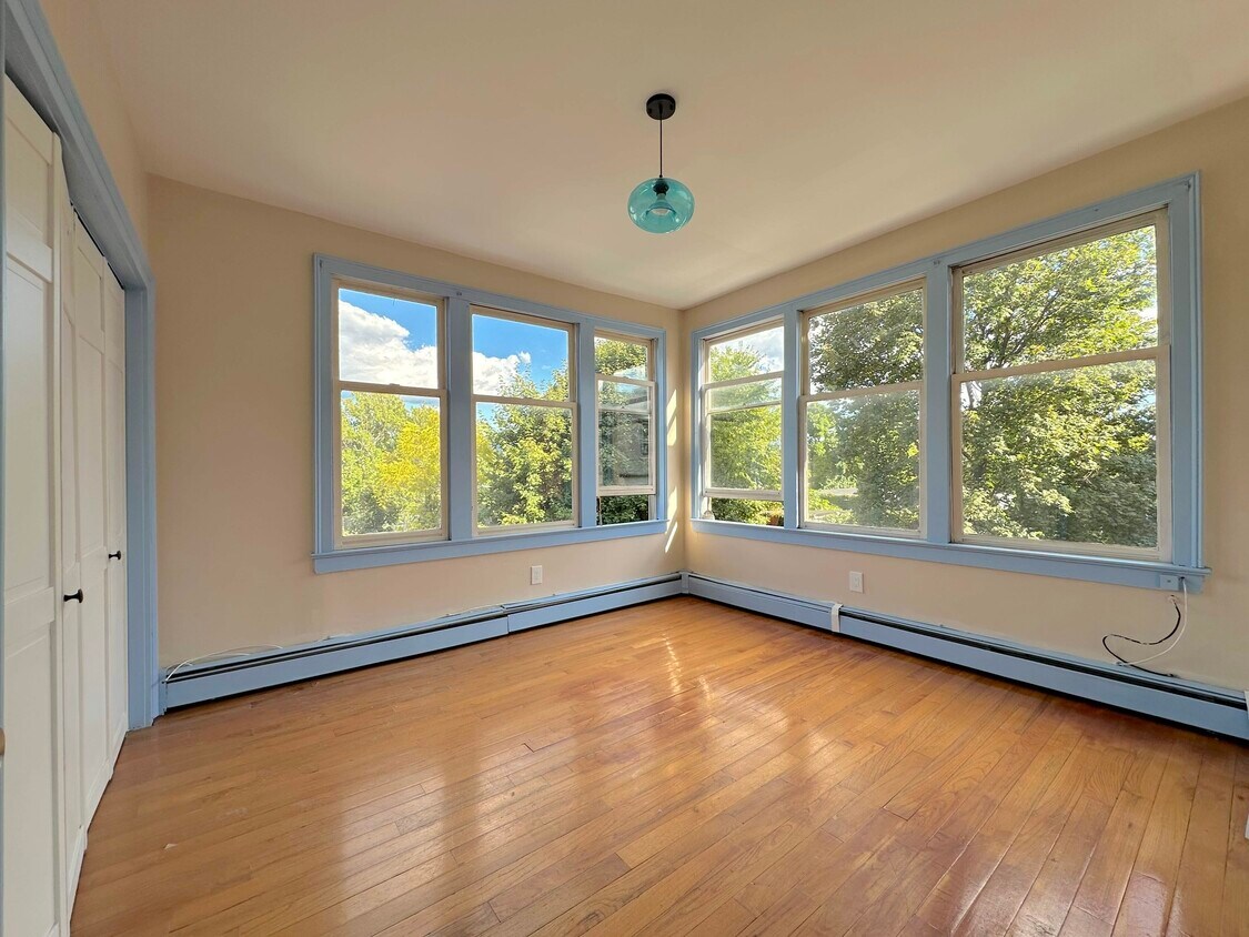 Foto principal - 240 Grand St