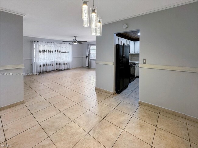 Building Photo - 2 br, 2 bath House - 1943 Monroe St Apt 210D