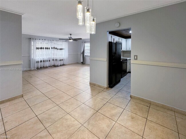 Foto del edificio - 2 br, 2 bath House - 1943 Monroe St Apt 210D