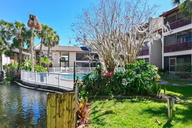 Foto del edificio - 3814 N Lake Dr