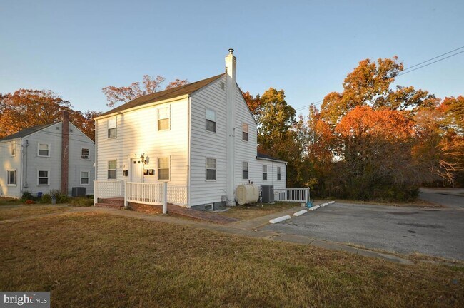 Foto del edificio - 46670 Midway Dr