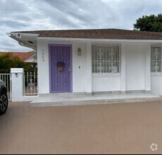 Building Photo - 3353 SW 26th St