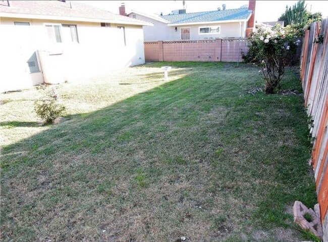 Building Photo - 7451 Colombia Dr