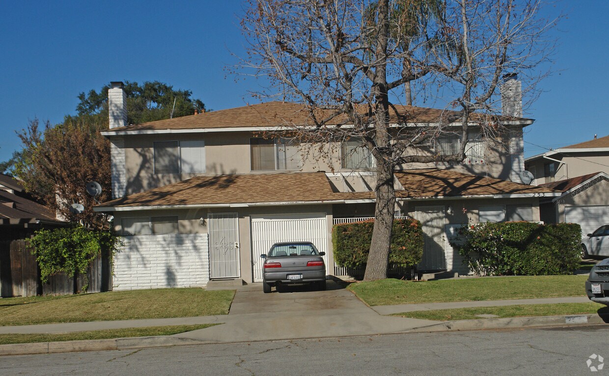 Building Photo - 253 W Dexter St
