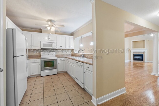 Building Photo - 815 Whispering Willow Ct