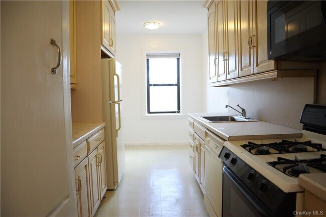 Foto del edificio - 42 Barker Ave