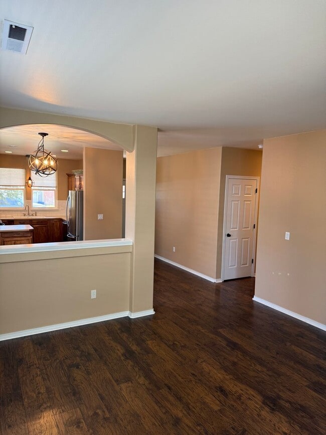 Foto del edificio - SW Old Mill Area 3 Bdrm, 2 Bath, All Appliances, A/C, Gas Heat/Fireplace, Dbl Garage
