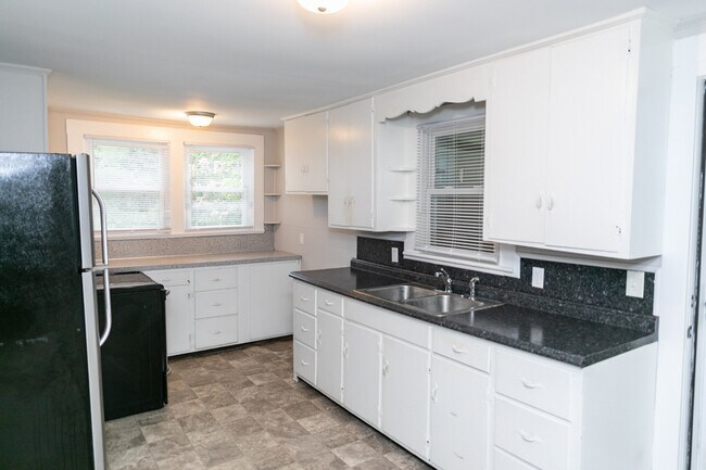 Foto del edificio - 508 Robbins Ave NW