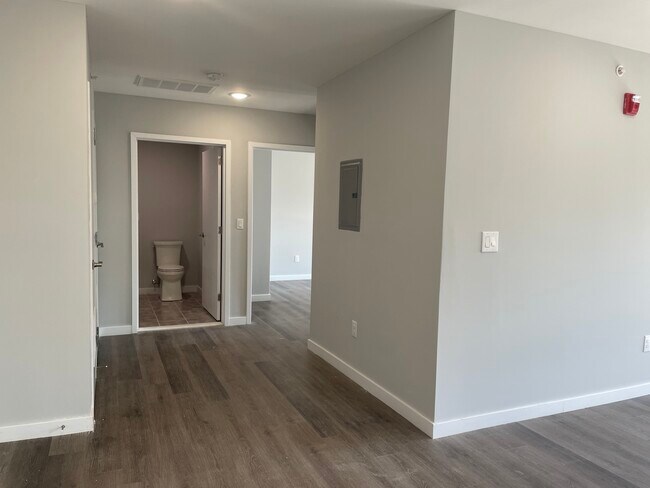 Building Photo - 15 Martin St
