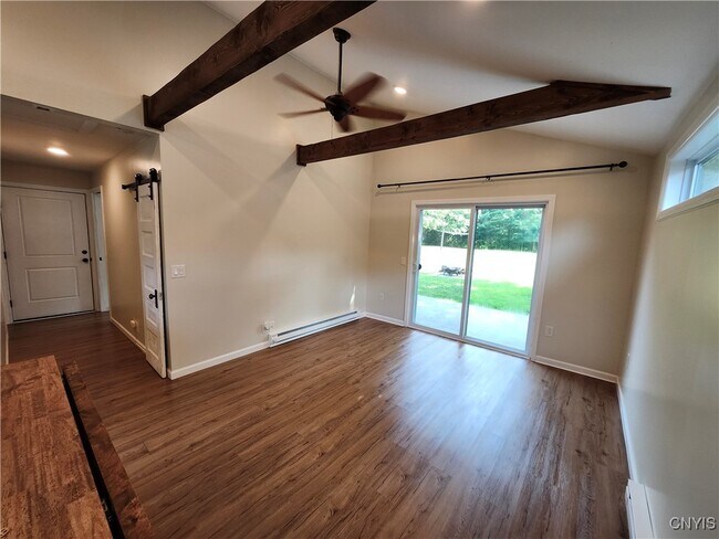 Foto del edificio - 1582 Chestnut Ridge Rd