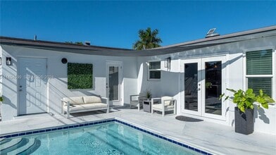 Building Photo - 7670 Simms St