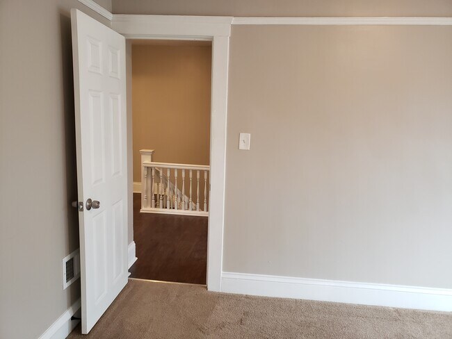 Building Photo - 2120 Fern Ct