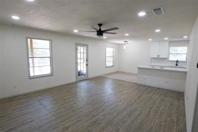 Foto del edificio - 421 Parkview Ct