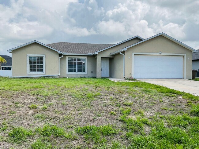 Foto del edificio - Newly Available Move in Ready 3/2!!