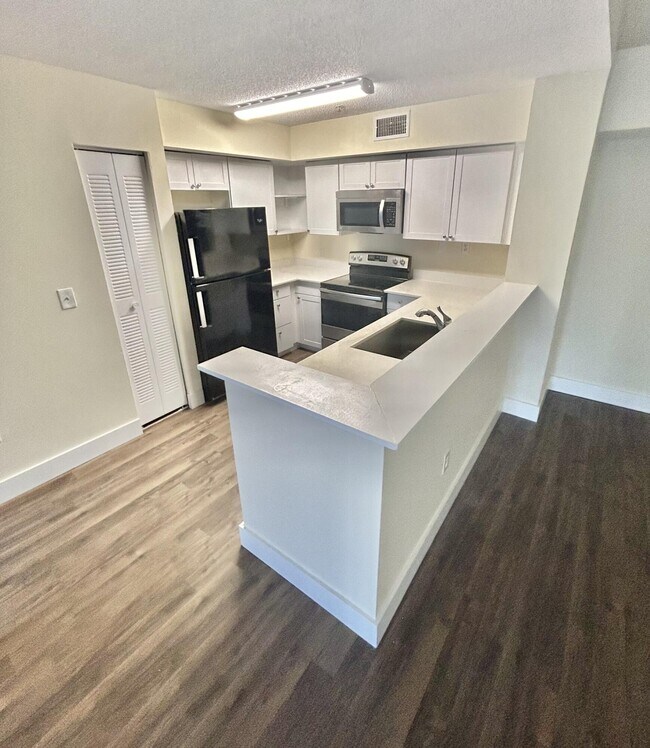 Building Photo - 7864 Sonoma Springs Cir