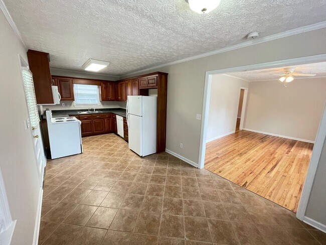Foto del edificio - Charming Watkinsville Home Available