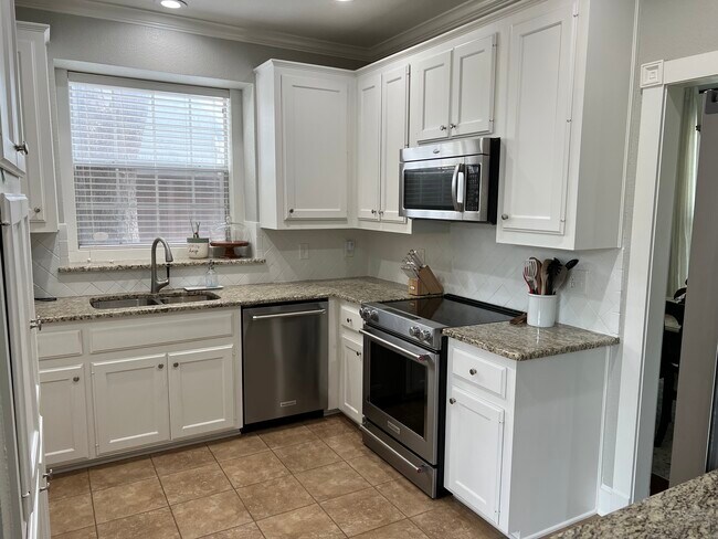 Building Photo - 4641 Reunion Dr
