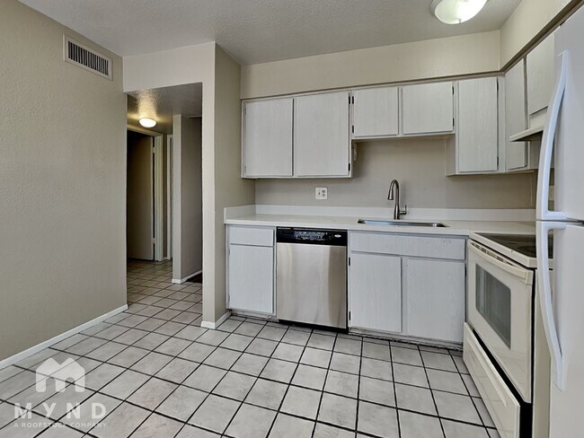 Foto del edificio - 8343 N 59th Dr