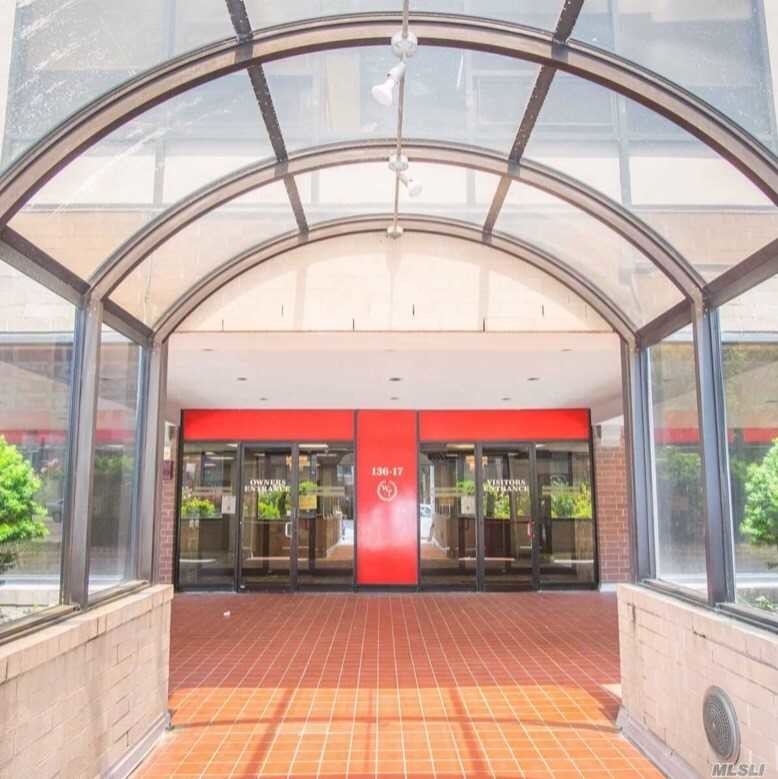 Foto principal - 136-17 Maple Ave