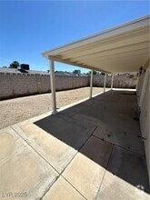 Building Photo - 260 Village Ct