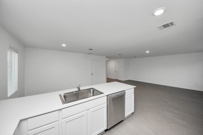 Building Photo - 3073 Fantasy Ter Dr